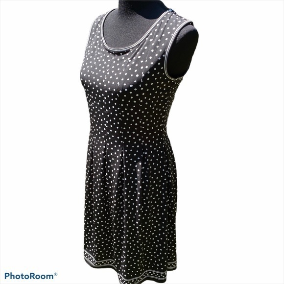 💐💐NWT PRETTY POLKA DOT DRESS 💐💐 - Picture 2 of 13